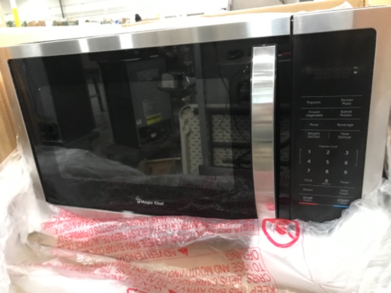 Photo 2 of Magic Chef HMM1611ST2 1.6 cu. ft. Countertop Microwave, Stainless Steel
