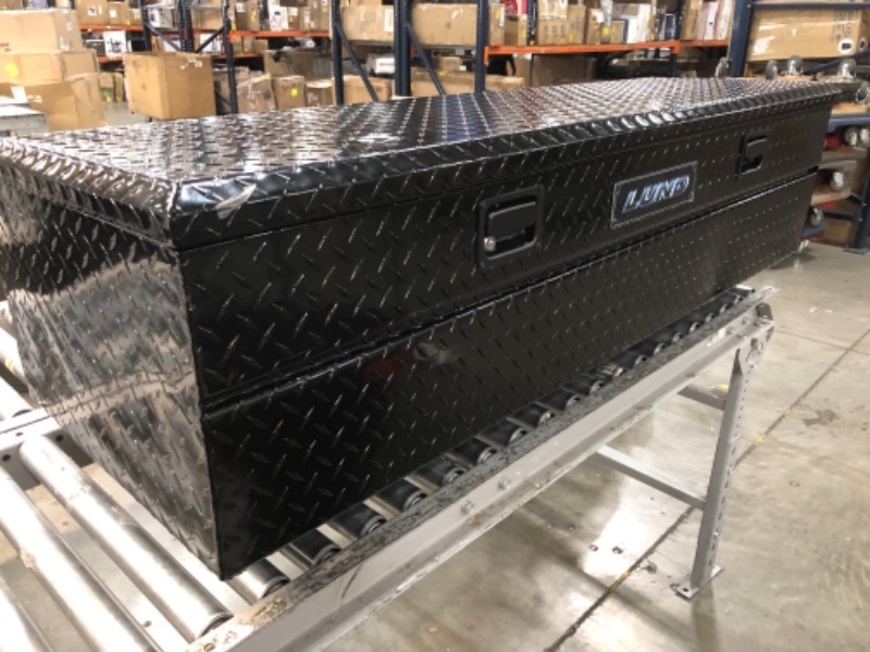 Photo 2 of (MULTIPLE DENTS) 
Lund 79460T 60-Inch Aluminum Flush Mount Single Lid Truck Tool Box, Diamond Plated, Black