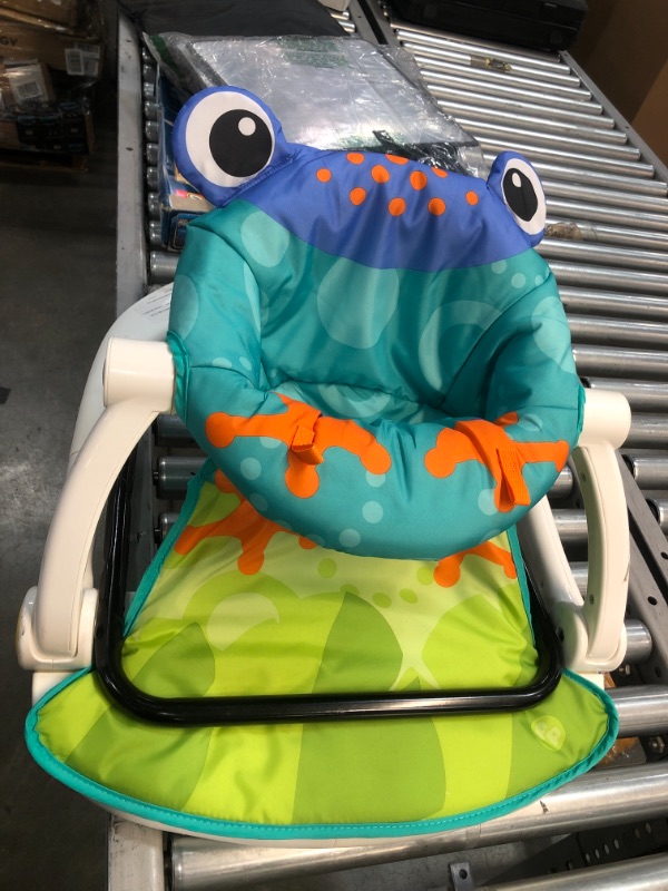 Photo 2 of Fisher Price Sit-Me-Up Seat Frog One Size
