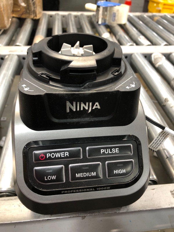 Photo 2 of Ninja Professional 1000-Watt Blender, BL610
