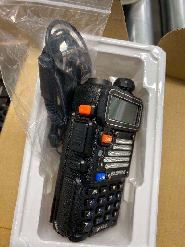 Photo 2 of BAOFENG BF-F8HP (UV-5R 3rd Gen) 8-Watt Dual Band Two-Way Radio (136-174MHz VHF & 400-520MHz UHF) Includes Full Kit with Large Battery SET OF 3 
