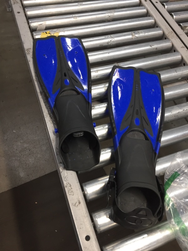 Photo 1 of GENERAL POST 
DIVING FINS BLUE SIZE MEDIUM 7-10 US