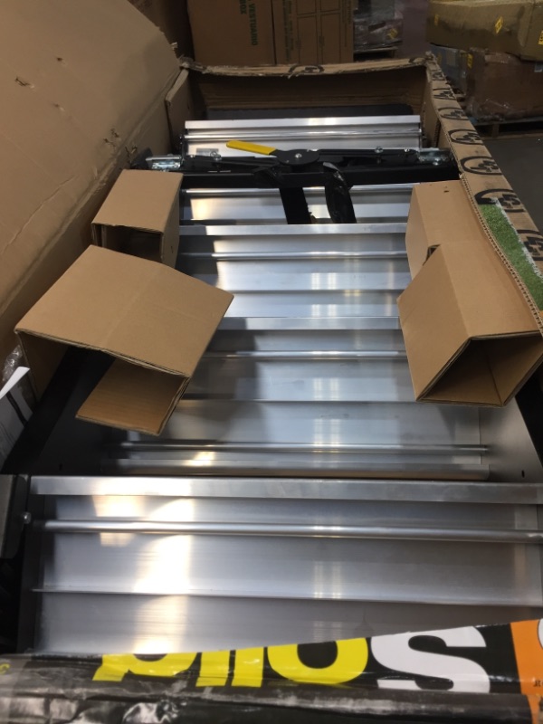 Photo 1 of Lippert 791574 26 SolidStep Premium Quad for Entry Widths 25 to 28.9

//used 