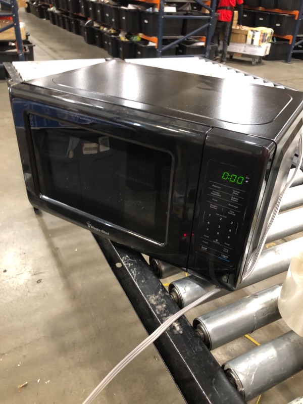 Photo 1 of Magic Chef 0.7 cu. ft. Countertop Microwave (Black with Gray Cavity)
