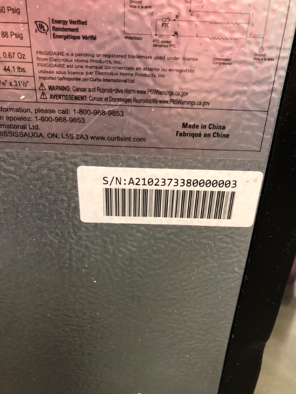 Photo 4 of FRIGIDAIRE EFR372-BLACK 3.2 Cu Ft Black Retro Compact Rounded Corner Premium Mini Fridge
