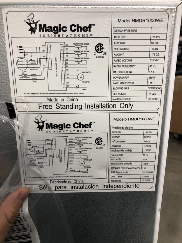 Photo 6 of  Magic Chef HMDR1000WE 10.1 cu.ft. top Freezer/Refrigerator, White
