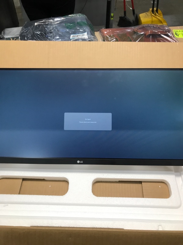 Photo 3 of ****Defective Static Screen**** LG 29WN600-W 29” UltraWide Full HD (2560 X 1080) IPS Display with FreeSync
