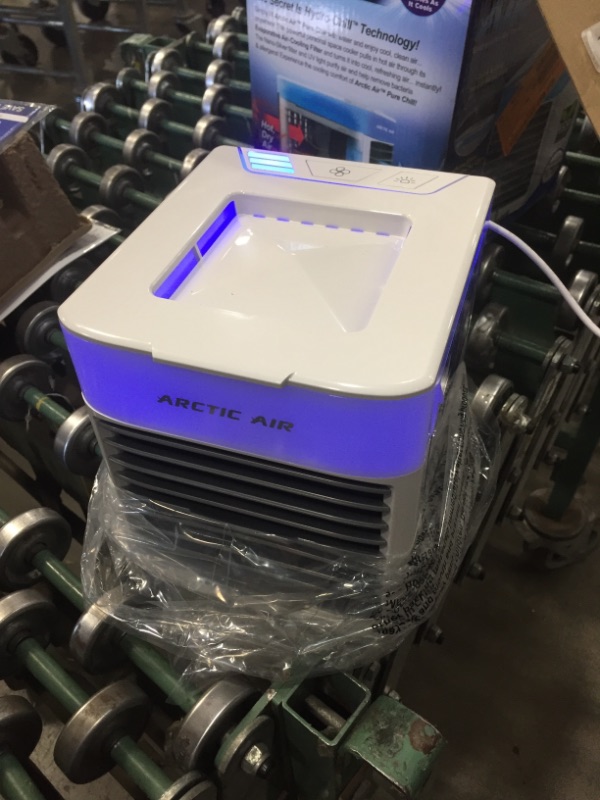 Photo 2 of Ontel Arctic Air Pure Chill Evaporative Ultra Portable Personal Air Cooler with 4-Speed Air Vent, As Seen on TV

//TESTED AND FUNCTIONAL
