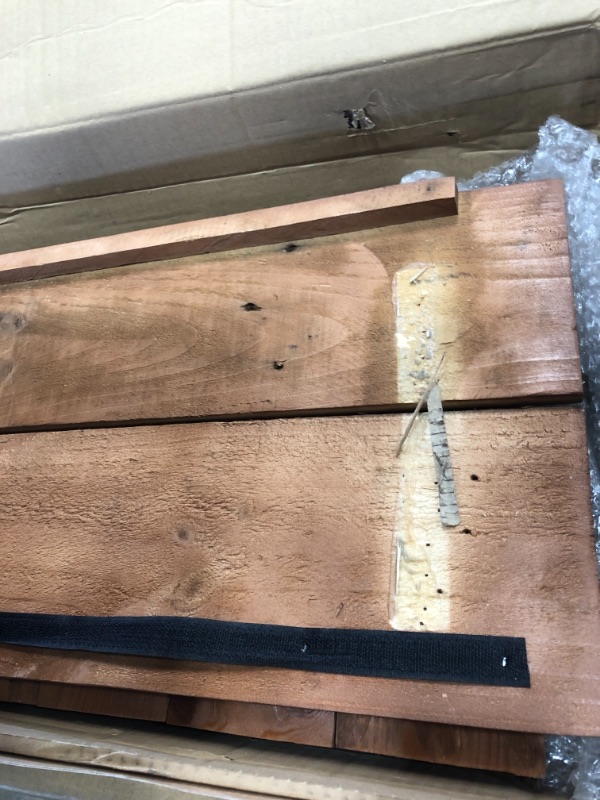 Photo 4 of Amazon Basics Recycled Wood Rectangular Garden Planter - 37” x 13” x 15”


//MINOR DAMAGE ON EDGE AND ONE BOARD CAME UP 