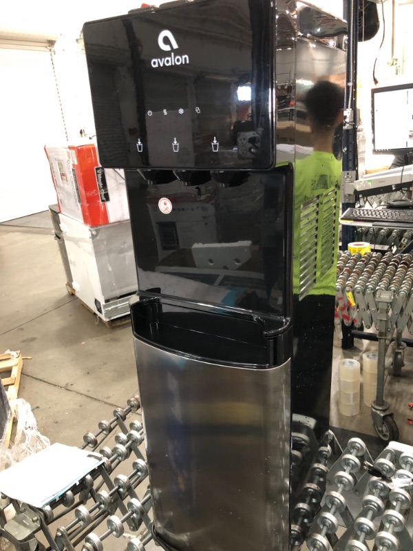 Photo 1 of Avalon Bottom Loading Water Cooler and Dispenser - Silver
/NONFUNCTIONAL// PARTS ONLY//ITEM POWERS ON BUT MALFUNCTIONS 