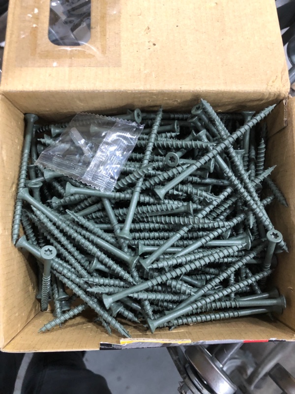 Photo 2 of 3-1/2 in. Green Exterior Self-Starting Star Flat-Head Wood Deck Screws #10 (5 lbs./280 pcs)
