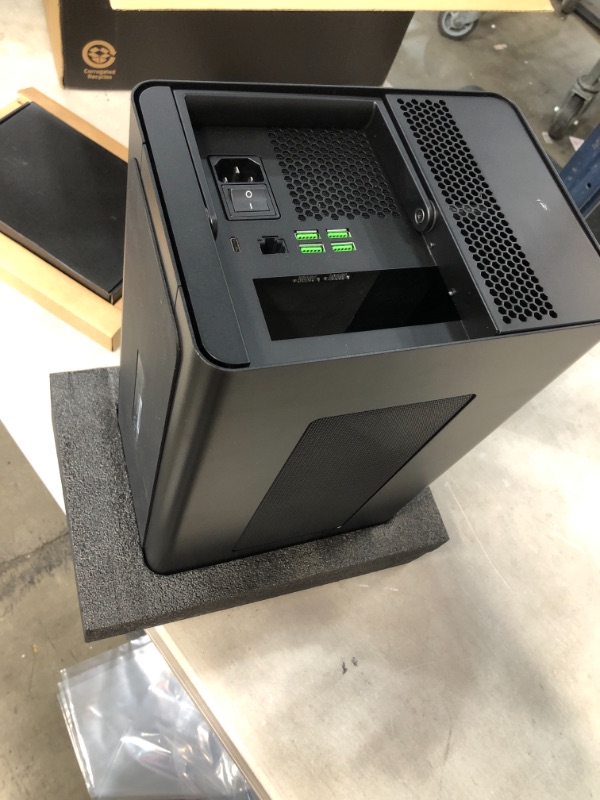 Photo 2 of RAZER Core X Chroma (Thunderbolt 3 - External Graphics Enclosure)