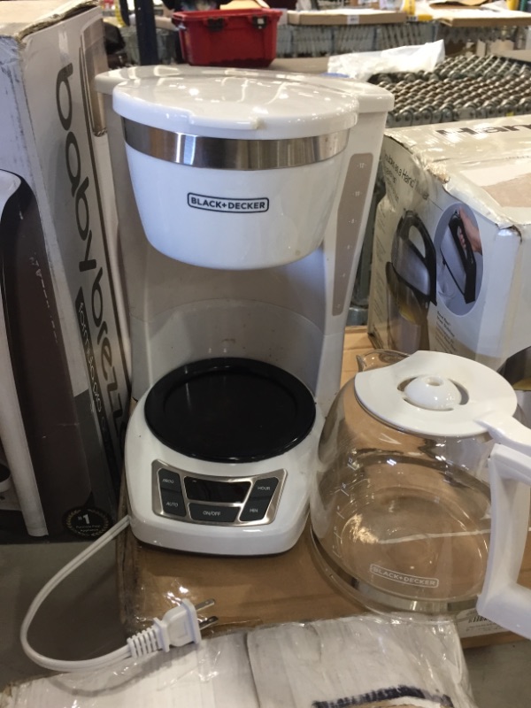 Photo 3 of 2 items
Black+Decker CM1160W-1 CM1160W 12-Cup Programmable Coffeemaker, White/Stainless Steel ($39)
BUNN Commercial Tea & Paper Coffee Filters, 500 count, 20138.1000 ($16)