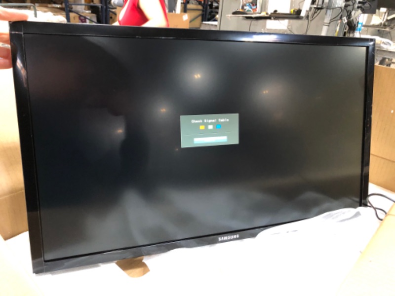 Photo 3 of SAMSUNG UE57 Series 28-Inch 4K UHD (3840x2160) Computer Monitor, HDMI, Display Port, Eye Saver Mode, VESA Compatible, FreeSync (LU28E570DS/ZA)
