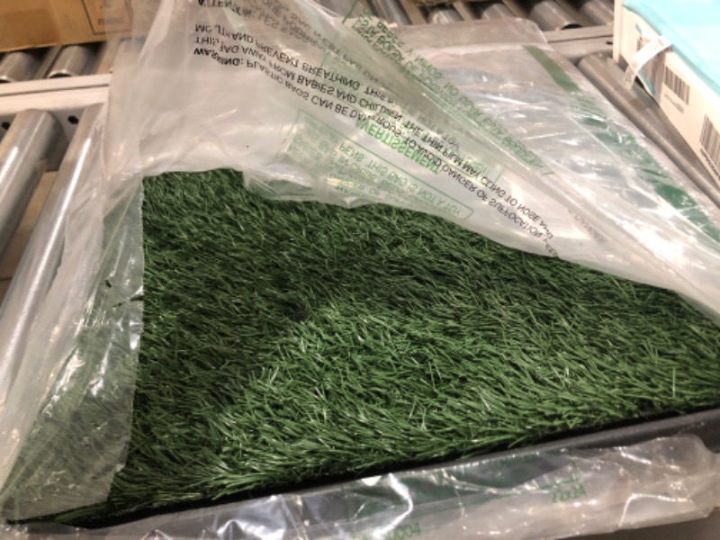 Photo 2 of **USED**
Artificial Grass Patch 39.3"x31.5"/ 39.3"x19.7" for Dogs Potty Training, Soft & Pet-Friendly Turfs Dog Pee Pads for Medium and Large Breeds Indoor/Outdoor Use
