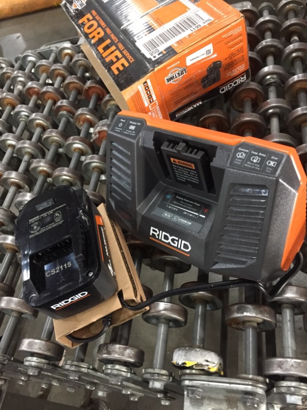 Photo 2 of ***PARTS ONLY** RIDGID
18V Lithium-Ion MAX Output 4.0 Ah Battery and Charger Starter Kit