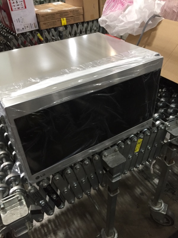 Photo 1 of LG Electronics NeoChef 1.5 cu. ft. Countertop Microwave in Stainless Steel with Smart Inverter