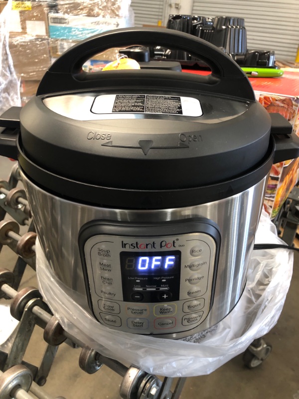 Photo 2 of Instant Pot DUO80 8 Qt 7-in-1 Multi- Use Programmable Pressure Cooker

//TESTED AND FUNCTIONAL
