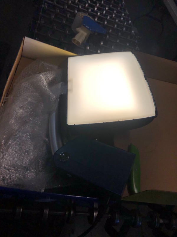 Photo 1 of Carex Day-Light Sky Bright Light Therapy Lamp - 10,000 LUX - Sun Lamp To Combat Winter Blues and To Increase Your Energy

//TESTED AND FUNCTIONAL
