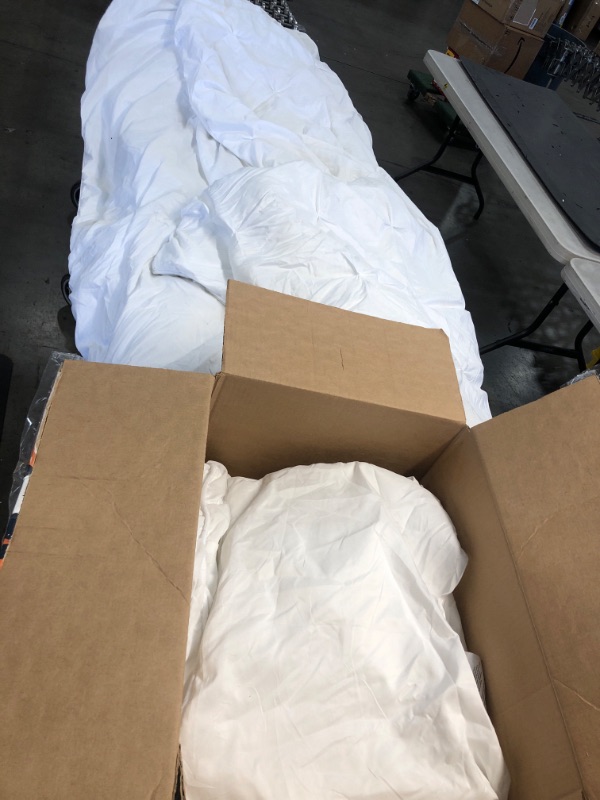 Photo 1 of Amazon Basics Light-Weight Microfiber Duvet Cover Set with Snap Buttons - Full/Queen, Bright White
