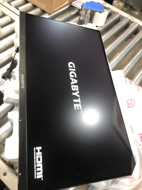 Photo 2 of GIGABYTE M27Q 27" 170Hz 1440P -KVM Gaming Monitor, 2560 x 1440 SS IPS Display, 0.5ms (MPRT) Response Time, 92% DCI-P3, HDR Ready, FreeSync Premium, 1x Display Port 1.2, 2x HDMI 2.0, 2x USB 3.0
