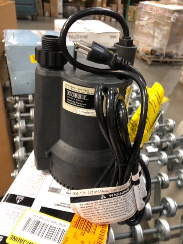 Photo 2 of 1/6 HP Plastic Submersible Utility Pump