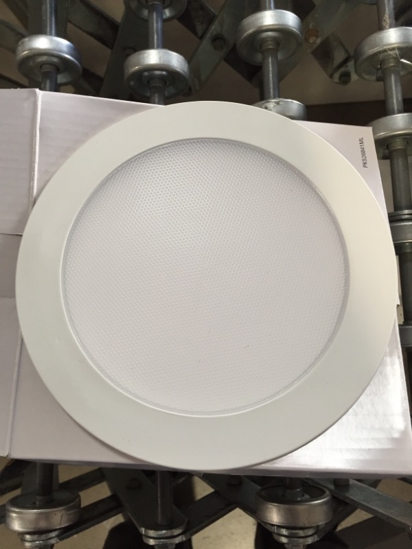 Photo 2 of Halo
HLB 6 in. Selectable CCT New Construction or Remodel Canless Recessed Integrated LED Kit