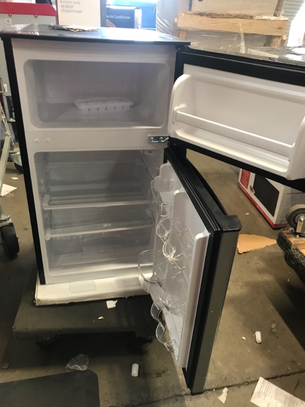 Photo 5 of Magic Chef
3.1 cu. ft. Mini Fridge in Stainless Look