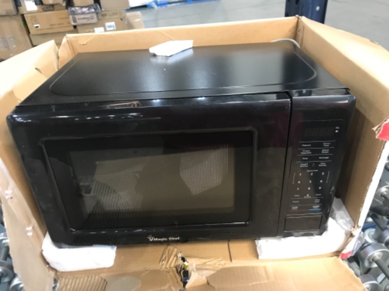 Photo 2 of Magic Chef 0.7 cu. ft. Countertop Microwave (Black with Gray Cavity)
