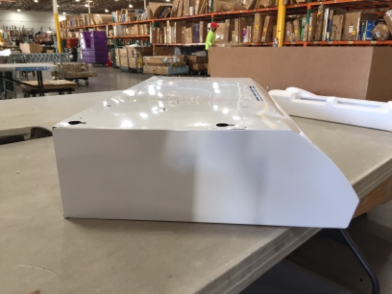 Photo 6 of AR1 Series 30 in. 270 Max Blower CFM 4-Way Convertible Under-Cabinet Range Hood with Light in White
DAMAGED FROM SHIPPING (DENTED MUTIPLE PLACES) PLEASE SEE PHOTOS 