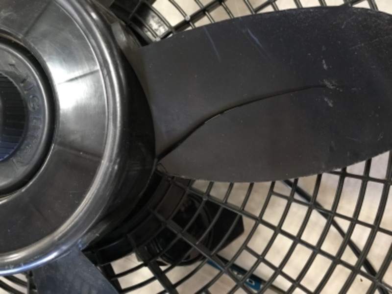 Photo 4 of Cyclone Adjustable-Height 18 in. 3 Speed Black Oscillating Pedestal Fan
AS IS USED, DAMAGED, PLEASE SEE PHOTOS 