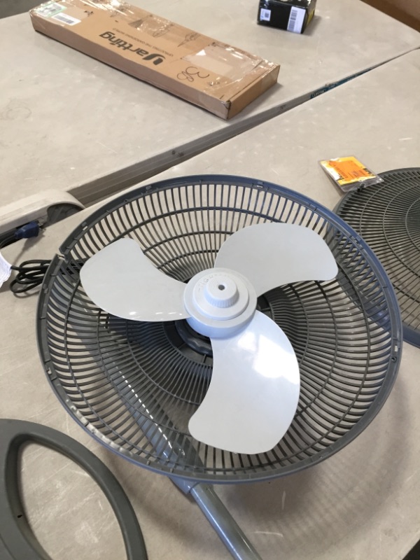 Photo 3 of Adjustable-Height 16 in. Oscillating Pedestal Fan
AS IS USED, MINOR COSMETIC DAMAGE, ASSEMBLY IS REQUIRED, PLEASE SEE PHOTOS 