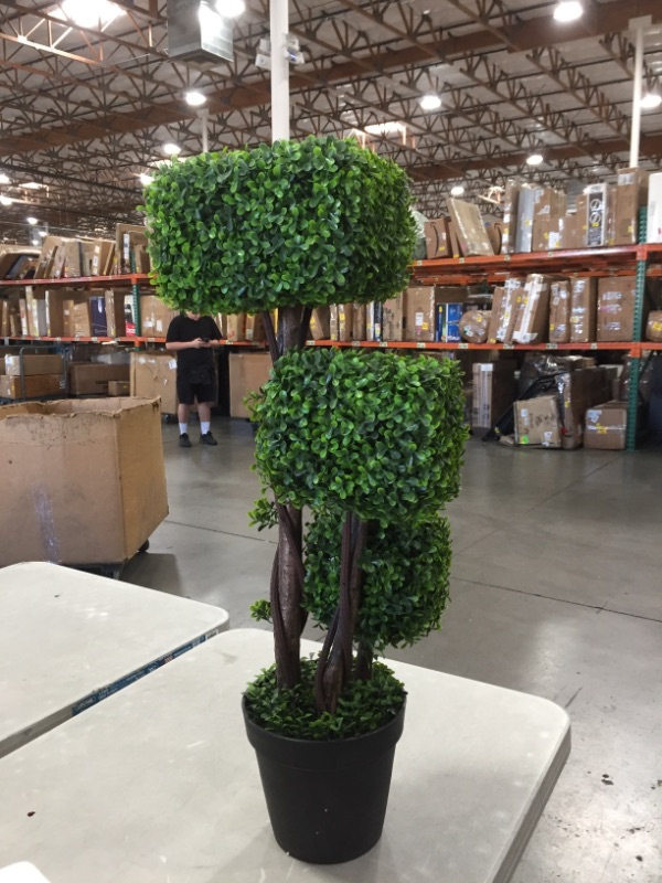 Photo 2 of 35.4 inch Green Artificial Square Shape Boxwood Topiary Tree UV Protected Fake Plant for Home Indoor and Outdoor Decoration (Type 1) (Shape 1)
AS IS USED
