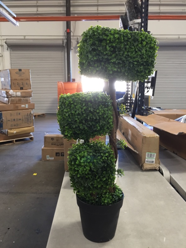 Photo 3 of 35.4 inch Green Artificial Square Shape Boxwood Topiary Tree UV Protected Fake Plant for Home Indoor and Outdoor Decoration (Type 1) (Shape 1)
AS IS USED
