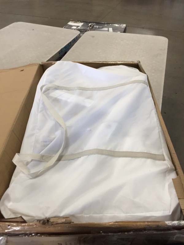 Photo 4 of Evolur Stellar Bassinet and Bed Side Sleeper, White
AS IS USED, MINOR DAMAGE TO BAG, PLEASE SEE PHOTOS 