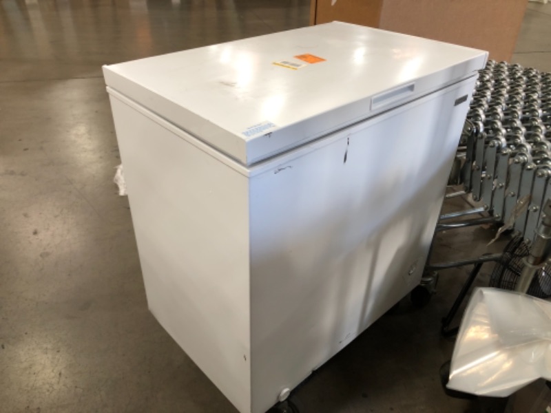 Photo 2 of VISSANI
7 cu. ft. Manual Defrost Chest Freezer in White