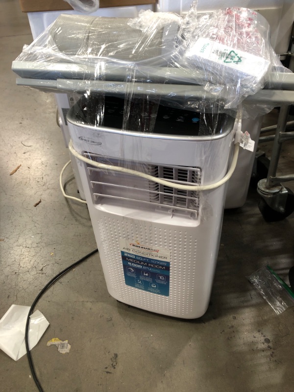 Photo 4 of Soleus Air
8,000 BTU (5,000 BTU DOE) Portable Air Conditioner with Dehumidifier and Mirage Display in White