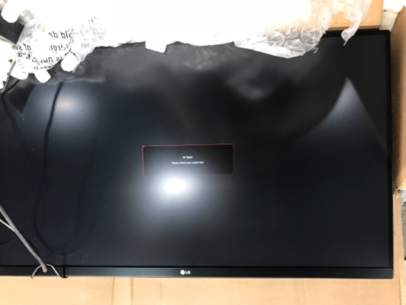Photo 2 of "LG 32GK650F-B 32" QHD Gaming Monitor with 144Hz Refresh Rate and Radeon FreeSync Technology", Black
