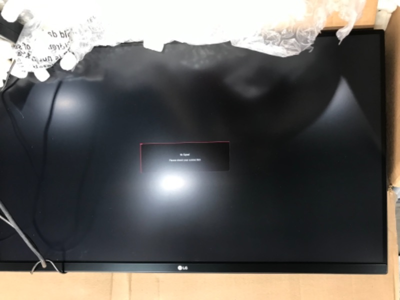 Photo 1 of "LG 32GK650F-B 32" QHD Gaming Monitor with 144Hz Refresh Rate and Radeon FreeSync Technology", Black
