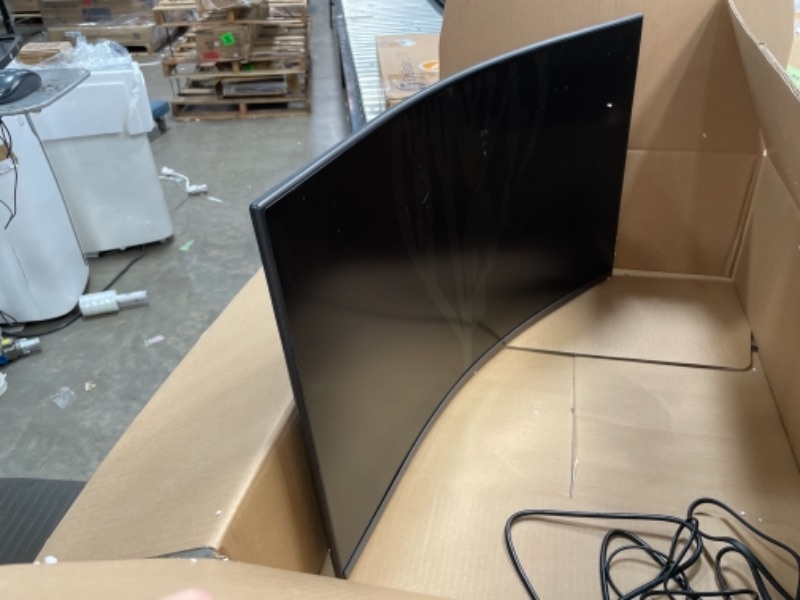 Photo 1 of NON-FUNCTIONAL: SAMSUNG 32" Class Curved C32T550FDN 1000R (1,920 x 1,080) Monitor - LC32T550FDNXZA