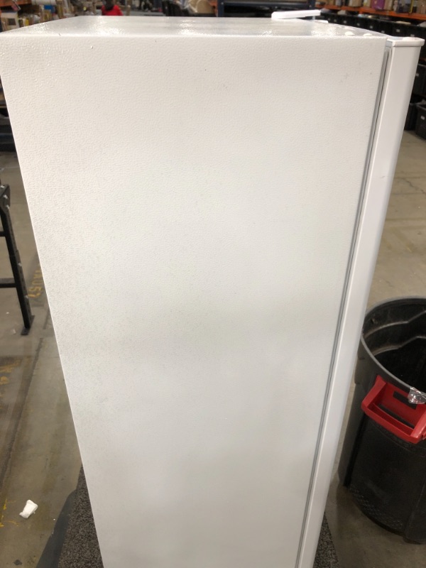 Photo 5 of RCA RFRF690 Thomson Upright Freezer 6.5 cu ft, White

//TESTED AND FUNCTIONAL 
