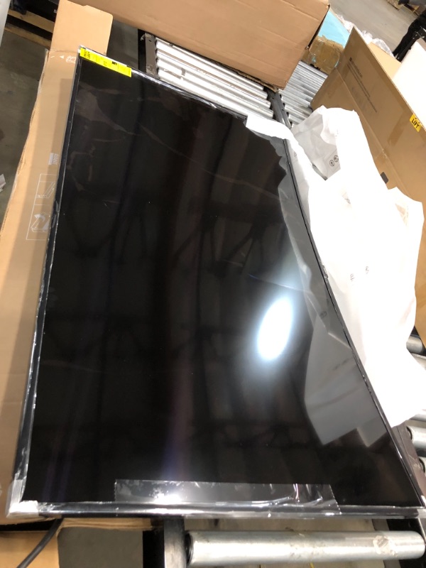 Photo 1 of //MAJOR DAMAGE TO SCREEN, TESTED AND NONFUNCTIONAL, PARTS ONLY 
SAMSUNG 55-inch Class Curved UHD TU-8300 Series - 4K UHD HDR Smart TV With Alexa Built-in (UN55TU8300FXZA, 2020 Model)

