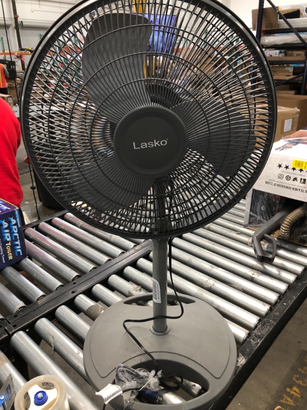 Photo 2 of Lasko 18" Adjustable Cyclone Pedestal Fan with 3 Speeds, S18902, Gray

//MINOR COSMETIC DAMAGE,TESTED AND FUNCTIONAL 