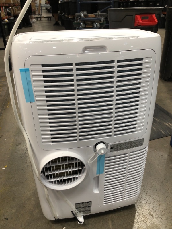 Photo 4 of LG 6,000 BTU (DOE) 115-Volt Portable Air Conditioner LP0621WSR with Dehumidifier Function and LCD Remote in White
