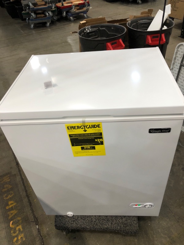 Photo 4 of MAGIC CHEF 5.0 cu. ft. Chest Freezer in White
