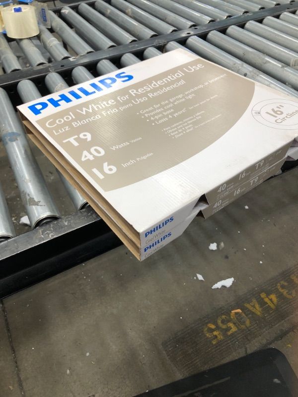 Photo 1 of 40-Watt 16 in. Linear Circline T9 Fluorescent Tube Light Bulb Cool White (4100K) (1-Bulb) (PACK OF 2)
