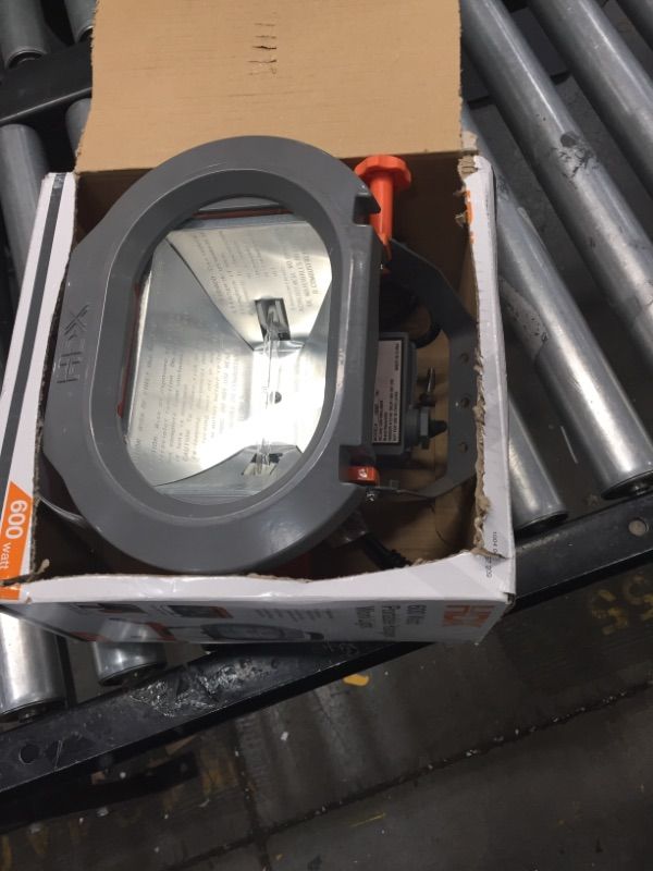 Photo 1 of 600-Watt Halogen Portable Work Light
