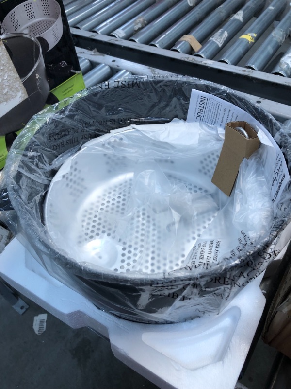 Photo 1 of *MISSING power cord and a foot*
National Presto Presto 06009 10-quart Kitchen Kettle XL steamer Multi-Cooker, Black
