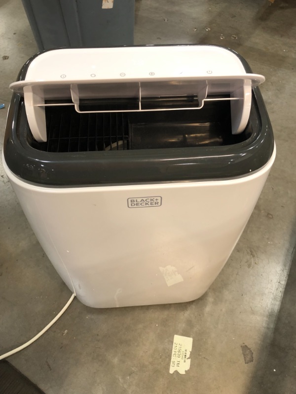 Photo 4 of BLACK+DECKER BPP05WTB Portable Air Conditioner with Remote Control, 5,000 BTU SACC/CEC (8,000 BTU ASHRAE), White
