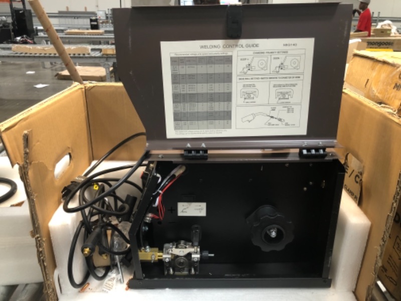 Photo 3 of LOTOS MIG140 140 Amp MIG Wire Welder, Flux Core & Aluminum Gas Shielded Welding with 2T/4T Switch Argon Regulator, Metal Wire Feeder, Brown/Black
